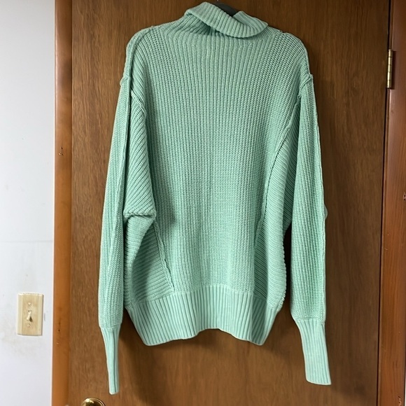 Zenana size XL mint green colored turtleneck tunic sweater with ballon sleeves - Picture 6 of 9